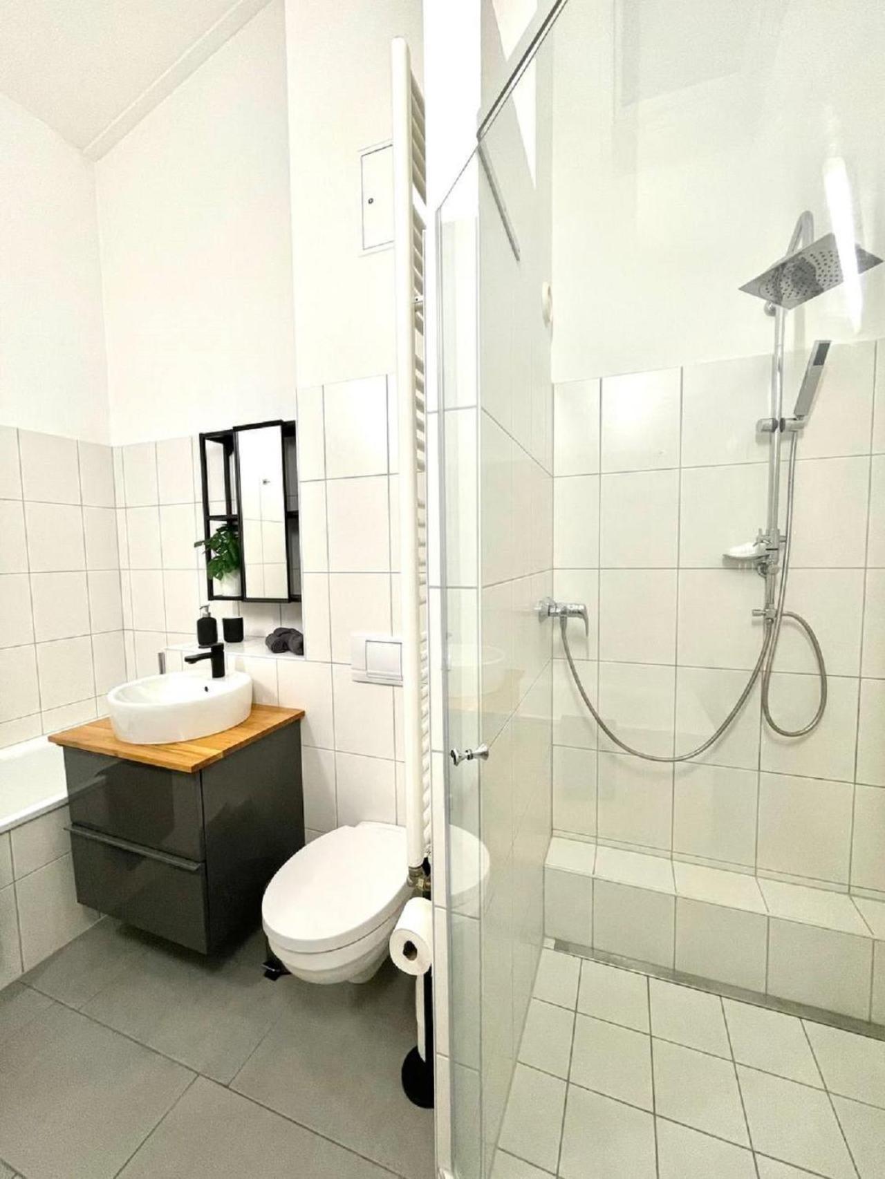 Geraeumiges Ferienhaus In Koblenz Coblenza Esterno foto
