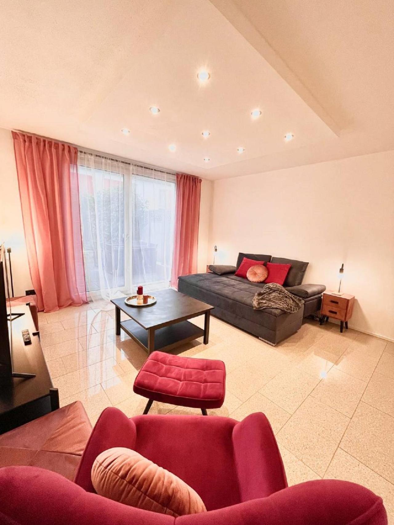 Geraeumiges Ferienhaus In Koblenz Coblenza Esterno foto